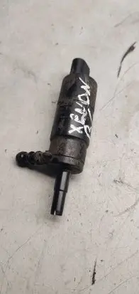 Volkswagen PASSAT B6 Headlight washer pump 3b7955681