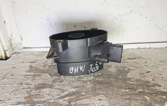 BMW 5 E39 Mass air flow meter 0928400527