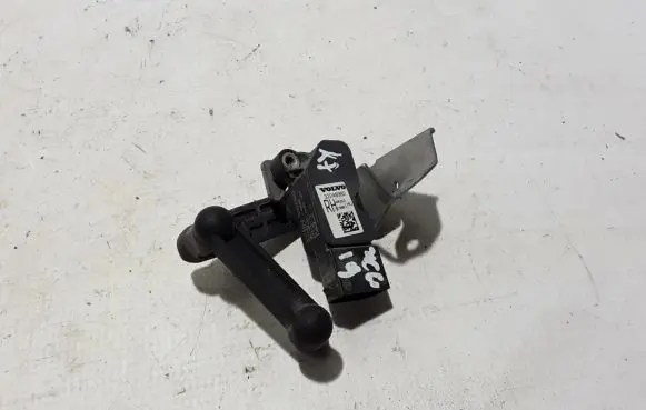Volvo XC60 Air suspension front height level sensor 32246992