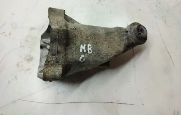 Mercedes-Benz C W204 Engine mounting bracket A6512233504
