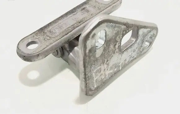 Mercedes-Benz E W211 Front door lower hinge 