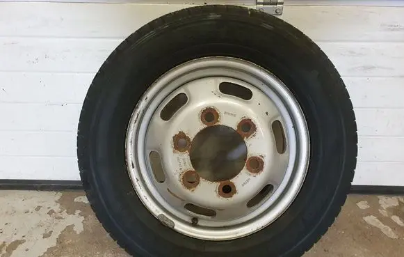 Iveco Daily 4th gen R16 spare wheel 