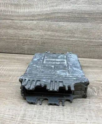 Renault Scenic I Engine control unit/module 7700109621 0281001809