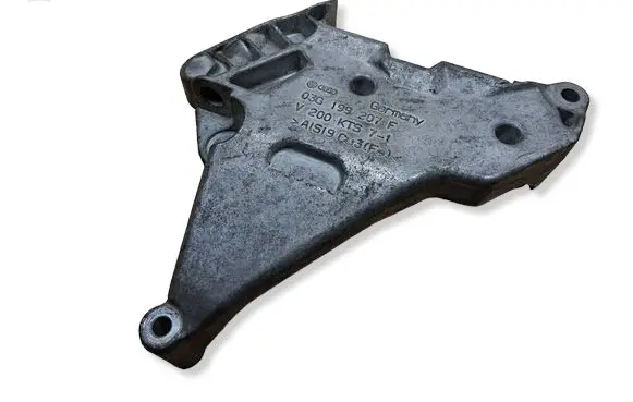 Volkswagen Golf V Engine mounting bracket 03G199207F