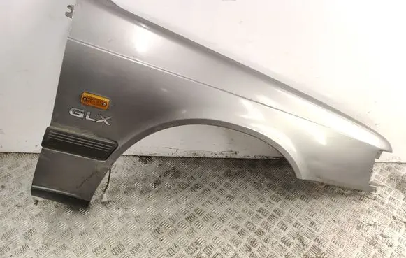 Mazda 929 Fender