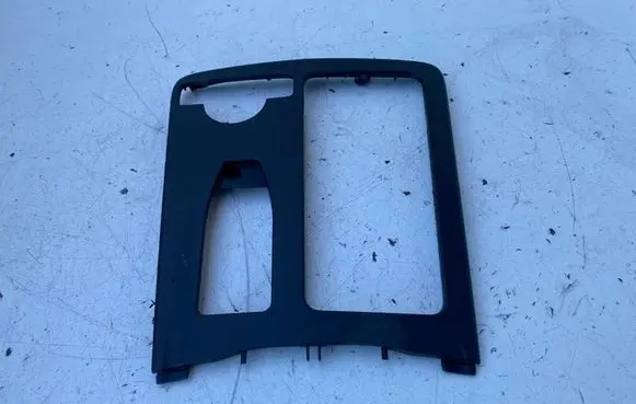 Mercedes-Benz C W204 Center console decorative trim A2046800107