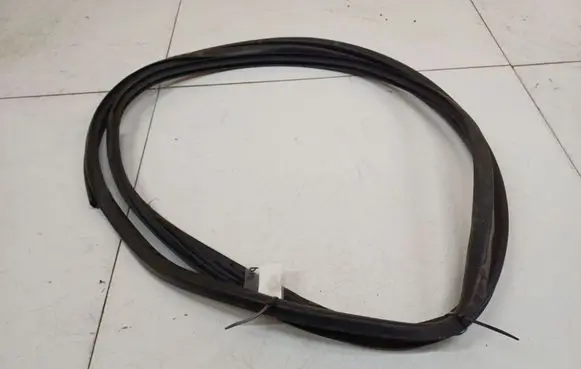 Subaru Legacy Rubber seal front coupe door