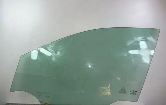 Hyundai Grand Santa Fe NC Front door window glass four-door