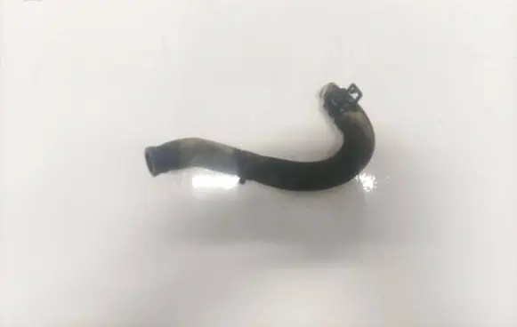 Volkswagen PASSAT B5 Engine coolant pipe/hose 028121053