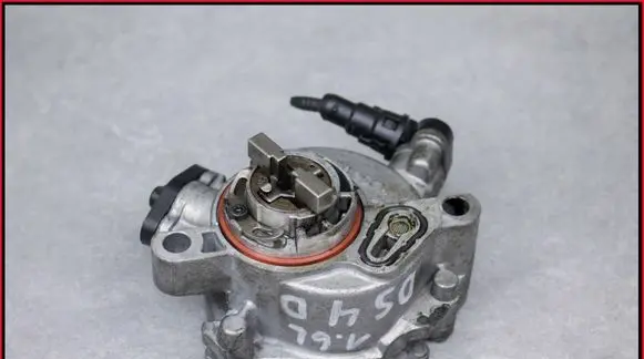 Citroen C4 II Vacuum pump 9804021880