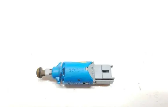 Renault Megane II Clutch pedal sensor 8200168239-B