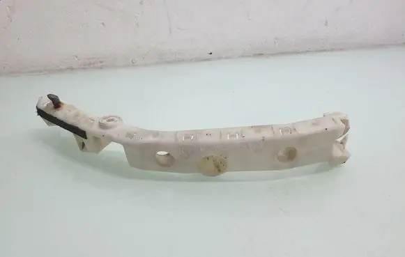 Nissan Juke I F15 Front bumper mounting bracket 622231KA0A