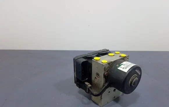 Volvo S70 V70 V70 XC ABS Pump 9157654B