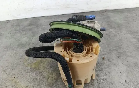 Opel Zafira A In-tank fuel pump 