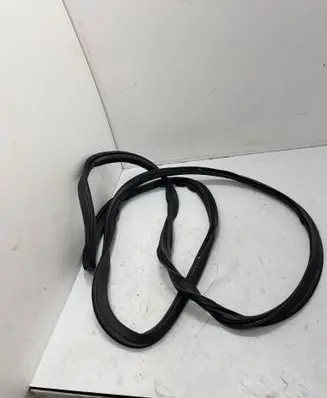 Maserati Levante Trunk rubber seal (body) 961723200