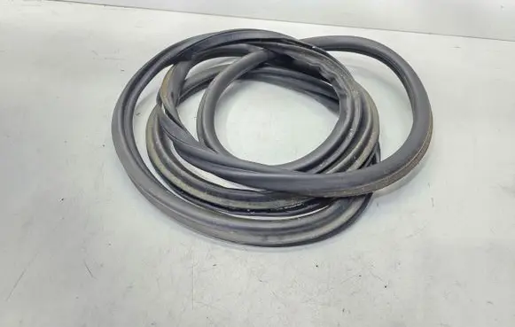 Audi TT TTS Mk2 Rubber seal rear door 8J8827705OK