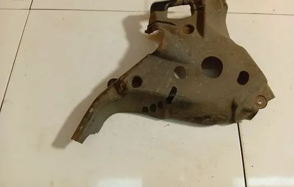 Engine splash shield/under tray