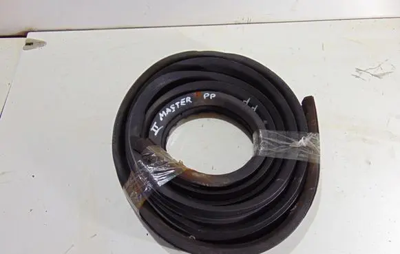 Opel Movano B Front door rubber seal