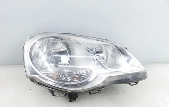 Volkswagen Polo IV 9N3 Headlight/headlamp 