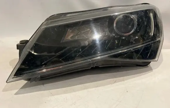 Skoda Superb B8 (3V) Headlight/headlamp 3V1941015A 1ZS01193921