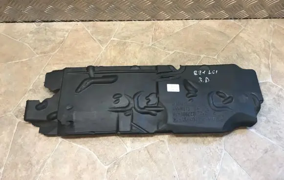 BMW 3 E90 E91 Heat shield in engine bay 7803713