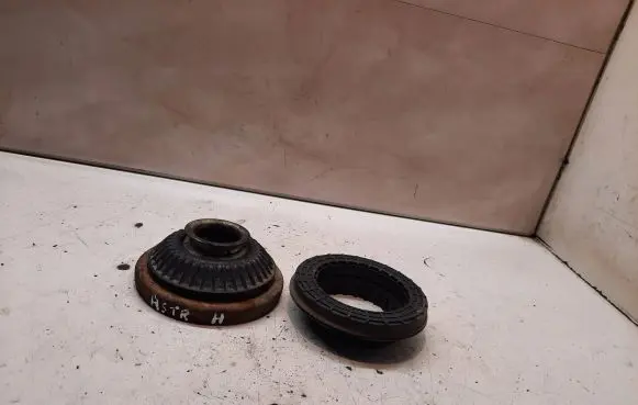 Opel Astra H Front upper strut mount 