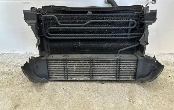 Mercedes-Benz E W212 Radiator set A2045000393