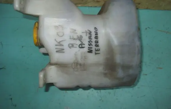 Nissan Terrano Windshield washer fluid reservoir/tank 289100X800