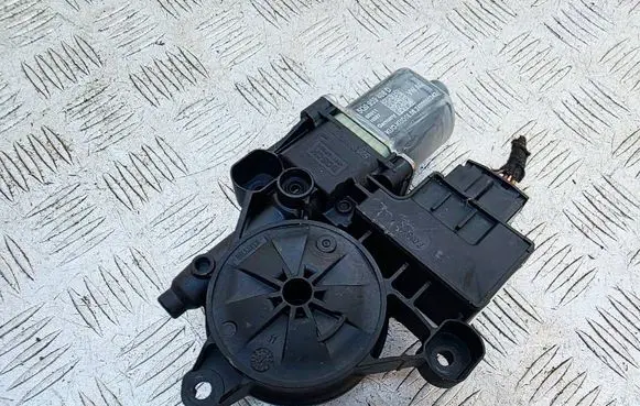 Audi A1 Rear door window regulator motor 5Q0959408D