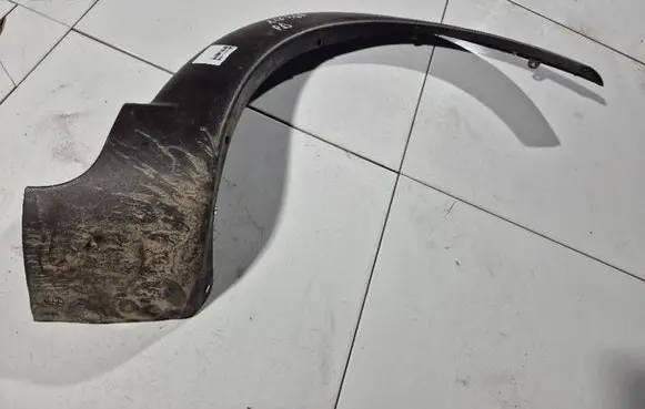 Volvo XC70 Front arch trim 7281-788