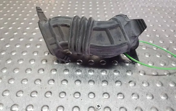 BMW 5 F10 F11 Air intake duct part S27698977 7555192