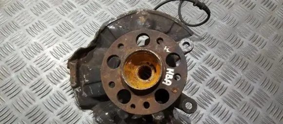 Mercedes-Benz A W168 Front wheel hub