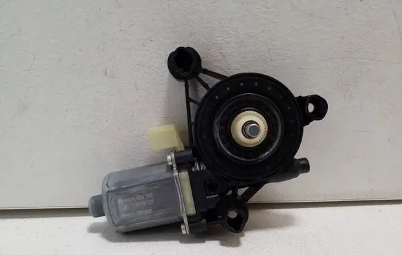 Audi A5 Front door window regulator motor 8W0959801 0130822705