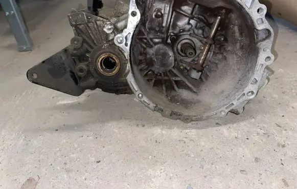 Hyundai Accent Manual 5 speed gearbox J52073 594492