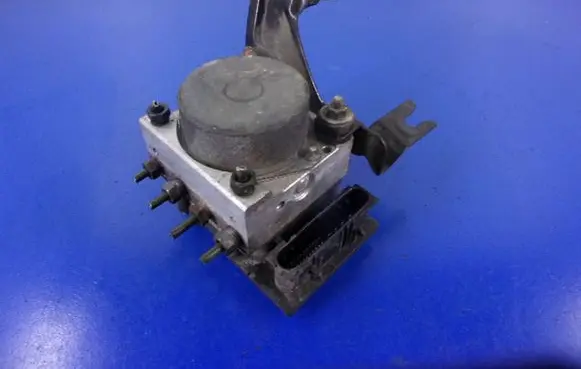 Nissan Note (E11) ABS Pump