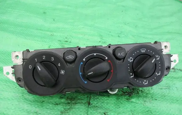 Ford Focus Climate control unit 3M5T19980AD
