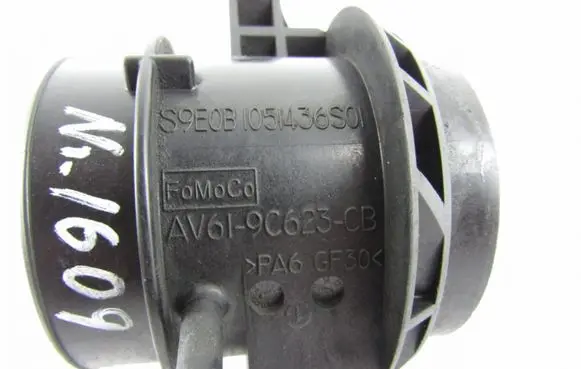 Volvo S40 Mass air flow meter AV619C623CB