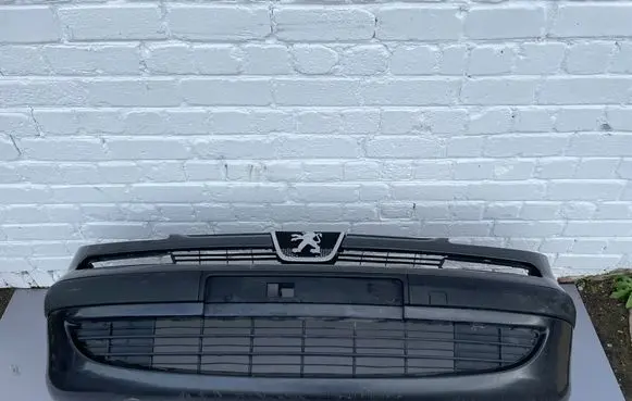 Peugeot 807 Front bumper