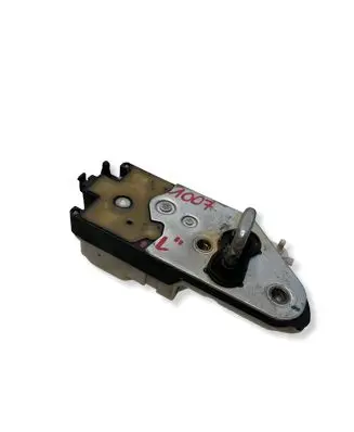Peugeot 1007 Sliding door lock loop/hook striker 