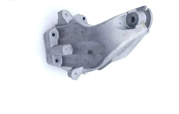 Mercedes-Benz E W212 Engine mounting bracket A6512230004