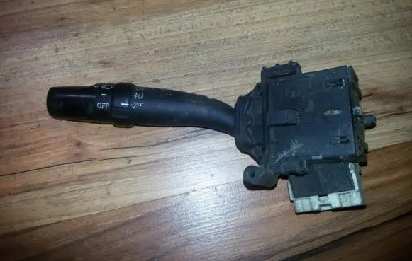 Toyota Avensis T250 Indicator stalk 173650
