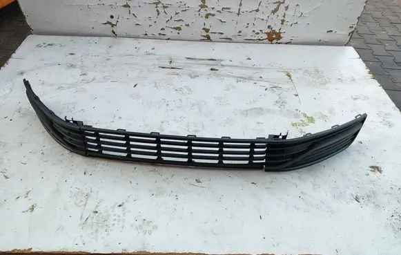 Volkswagen Polo V 6R Front bumper lower grill 