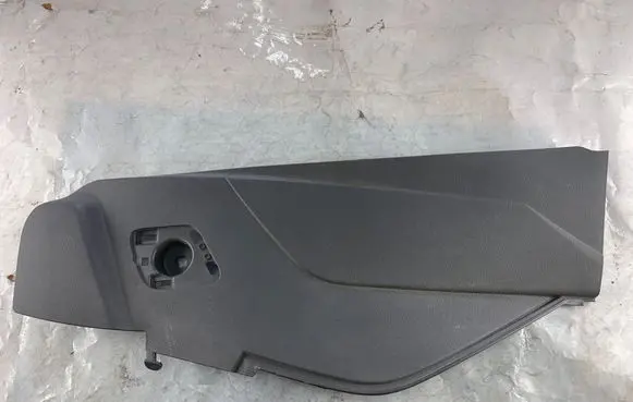 Foot area side trim