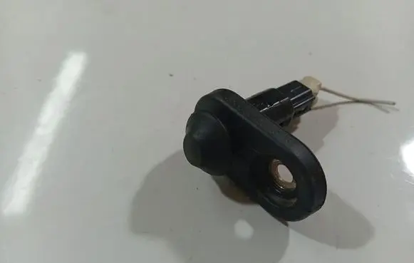 Toyota Avensis T250 Front door sensor 