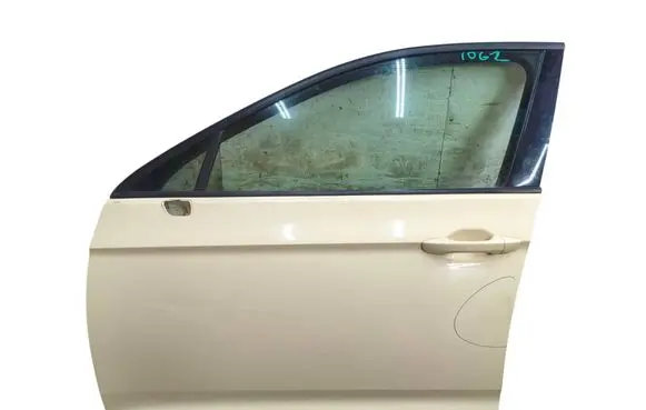 Volkswagen PASSAT B8 Front door