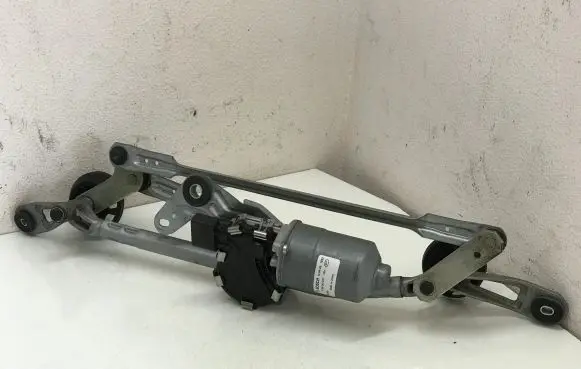 Nissan Pulsar Front wiper linkage and motor 0390243237 3397021727 288004MA0A