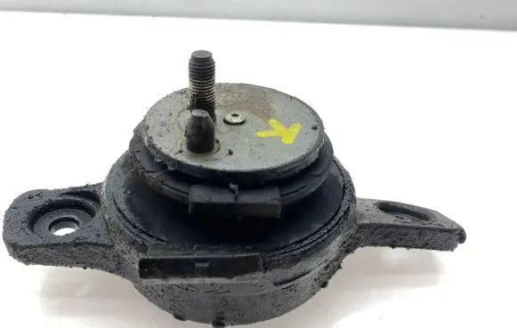 Subaru Outback Engine mount bracket