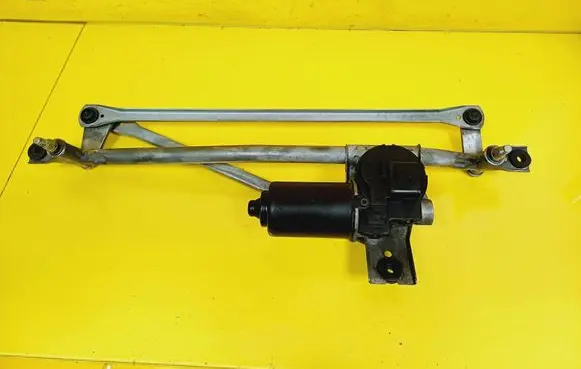 Ford Maverick Front wiper linkage 