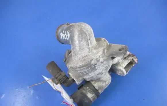 Thermostat/thermostat housing