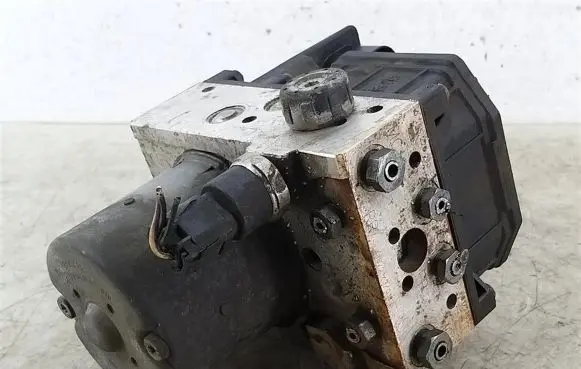 Alfa Romeo 156 ABS Pump 51724650